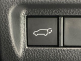 【パワーバックドア】スマートキーや運転席のボタンを押すだけでリアゲートが自動で開閉します!荷物を持っている時や、高い位置にあるバックドアを閉める際に便利な機能です♪