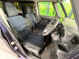 運転席シート廻りは使用感も少なく、良好な状態となっています。丁寧に使われていたことがよくわかりますね。