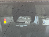 【トヨタセーフティセンス】走行中に前方の車両等を認識し、衝突しそうな時は警報とブレーキで衝突回避と被害軽減をアシスト。より安全にドライブをお楽しみいただけます。