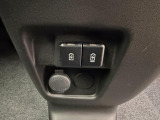 ご納車前にはプロの整備士が点検を行い、交換の必要がある部品は交換してからご納車いたします。また、その後の点検・整備・車検等も当社にお任せください。