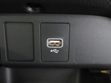 便利な充電用USBジャックも付いています。