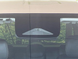 【ホンダセンシング】走行中に前方の車両等を認識し、衝突しそうな時は警報とブレーキで衝突回避と被害軽減をアシスト。より安全にドライブをお楽しみいただけます。