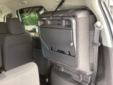アイデア次第でいろいろな使い方ができる広くて使い勝手のいい荷室。