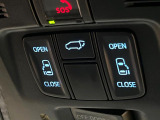 【両側パワースライドドア】スマートキーや運転席のスイッチで後席両側スライドドアの開閉が可能♪電動だから力を入れてドアを開ける必要が無く、小さなお子様でも簡単に開け閉めでき快適です♪