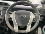 インテリアに合わせたデザインのステアリングは、運転される方のことも考え、運転しやすい形状、大きさです。是非一度、実際に触ってお確かめください。