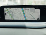 マツダコネクトの8.8インチワイドセンターディスプレイです。『Android Auto』『Apple CarPlay』や独自のコネクテッドサービスに対応したインターフェイスシステムです。