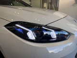 BMWの伝統の丸目4灯ヘッドライトでございます。LEDライトで視認性もよく明るく安全性の向上につながります。