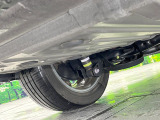 お車を安心してお乗りいただく為には、足回りの定期点検が欠かせません。サービスサポート(有償保証)では無料点検もご提供しており、安心のカーライフをお過ごしいただけるサポート体制が整っています。