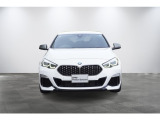 BMWのまさに「顔」ともいえる「キドニー・グリル」は、他の追随を許さない存在感を誇り、「キドニー・グリル」を見かけただけでBMWの風格を感じさせます!!