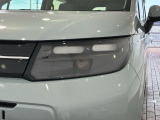 LEDヘッドライトは、点灯の瞬間から最大光量を発揮し、突然暗くなるトンネルなどでの安定感を高めます。