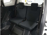 便利な5:5分割可倒式シートです。収納と乗車人数のバランスに優れています♪荷物の大きさに応じたラゲージスペースをフレキシブルに作り出せるので、シーンに応じた使い方ができます♪