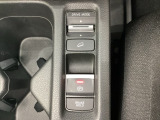 セレクターノブの下に、異なる加速感を楽しめるドライブモードスイッチがついています。一般道、スポーツ走行、エコ走行など、シーンに合わせて最適な加速感を楽しめるドライブモードスイッチです。