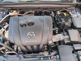 「SKYACTIV-G(ガソリン)」は、規格外の高圧縮を実現し、世界のエンジン技術者に驚きを与えました。さらに、それを維持したままノッキングの発生を抑え、熱効率を向上、走りにも寄与したエンジンです。