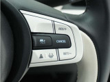 ◆アダプティブクルーズコントロール◆予め設定した車速内でクルマが自動的に加減速。前走車との適切な車間距離を維持しながら追従走行します。【LKAS】車線維持支援システムでステアリング操作を支援。
