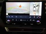 純正ナビ付です。もちろん車両後方を表示するバックガイドモニターが付いていて車庫入れ安心!