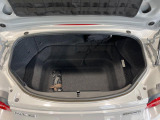普段のお買い物や通勤、送迎等に十分な荷室スペースを確保しております。