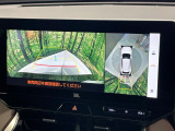 【パノラミックビューモニター】専用のカメラにより、上から見下ろしたような視点で360度クルマの周囲を確認することができます☆死角部分も確認しやすく、狭い場所での切り返しや駐車もスムーズに行えます。