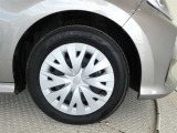 【ホイルキャップ】純正ホイール装着車です。キャップですので万が一キズをつけても簡単に交換可能です。