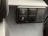 トラクションコントロールとは、すべりやすい路面での発進時や加速時にタイヤの空転を抑え、駆動力確保に貢献する機能です。詳細は販売店スタッフまでおたずねください。