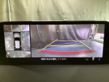 狭い場所での駐車やすれ違いなどでより的確な運転操作に役立つ360&deg;ビューモニターが装備されています。