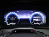 とっても見やすいメーターです。夜間時はラグジュアリーな気分にさせてくれる照明が魅力ですので、夜のドライブも楽しみになりますよ♪