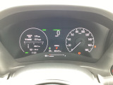 マルチインフォメーションディスプレイです。燃費や走行距離が分かり、半ドアなど車に異常がある際に警告してくれます。