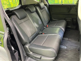後部座席も気になるようなキズ・汚れやへたり等、大きなダメージはなく、良好な状態です。
