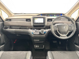 いつでも気持ちよく運転できて、使い勝手のいい収納や体をケアするシート、細部にまでこだわったインテリア♪