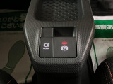 電動パーキングブレーキを装備しています☆パーキングブレーキが足踏み式や手引き式ではなく電動で行うことができます☆設定でシフトをパーキングに入れると自動でパーキングをかけるようにできます☆