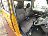 運転席シート廻りは使用感も少なく、良好な状態となっています。丁寧に使われていたことがよくわかりますね。