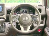 【ステアリングスイッチ】運転中、前方から目線をそらすことなく、オーディオ等の操作が可能な便利機能!安心&快適なドライブを演出してくれます♪