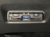 ハンドルの左下にETCがついています。高速道路の料金所の通過も楽々です。 カードの取り出しもしやすい場所についています。