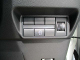 運転席膝元スイッチ