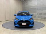 お車購入のポイントとなるフロントマスクです!シャープな目つきが印象的なデザインのヘッドランプです。