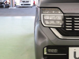 LEDヘッドライトは、点灯の瞬間から光量を発揮し、突然暗くなるトンネルなどでの安定感を高めます。