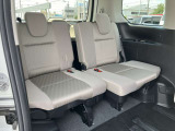 サードシートもスライドしますので荷室や足元の広さ調整ができます。