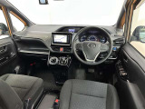 運転席周辺の様子です☆ オーディオ周りやメーター類の位置など、ご確認下さいね♪