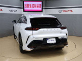 後ろが狭くてもサッと積める。途中で止められる安心のバックドア。後ろの駐車スペースが狭い時に重宝しますよ♪