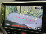 【バックカメラ】駐車時に後方がリアルタイム映像で確認できます。大型商業施設や立体駐車場での駐車時や、夜間のバック時に大活躍!運転スキルに関わらず、今や必須となった装備のひとつです!