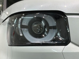 LEDヘッドライトは、点灯の瞬間から最大光量を発揮し、突然暗くなるトンネルなどでの安定感を高めます。