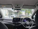 視界広々で運転しやすいインパネ