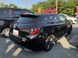 広々とした車内空間に優れた燃費性能。更にデザインも上質で人気のお車です!