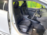 運転席シート廻りは使用感も少なく、良好な状態となっています。前オーナー様が丁寧に使っていたことがよくわかりますね。