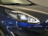 LEDヘッドライトです。デザイン性がよくとても明るいので、夜間の走行や悪天候でも安心です。しかも長寿命!