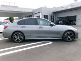 当社の新車販売下取車を多く扱っております。しっかりと整備され、大切に乗られた認定中古車を是非ご覧ください。営業スタッフ3名事務2名で毎日元気に営業しております。お気軽にご来店いただけたら幸いです。