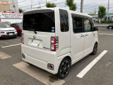 アルミホイールなので安っぽく見えませんね。