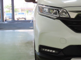 LEDヘッドライトは、点灯の瞬間から光量を発揮し、突然暗くなるトンネルなどでの安定感を高めます。