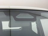 障害物を感知して、衝突の可能性がある場合、運転者へ警告音を発したり、衝突の可能性が高い場合、ブレーキの補助操作を行い、減速して衝突被害を軽減するシステムです。