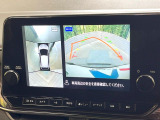 【アラウンドビューモニター】専用のカメラにより、上から見下ろしたような視点で360度クルマの周囲を確認することができます☆縦列駐車や幅寄せ時に活躍してくれます♪
