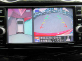 車の真上から見下ろしたような360度視界の良い『アラウンドビューモニター』です♪♪ 苦手な狭い駐車場、暗い所でも確認ができてとっても安心です♪♪